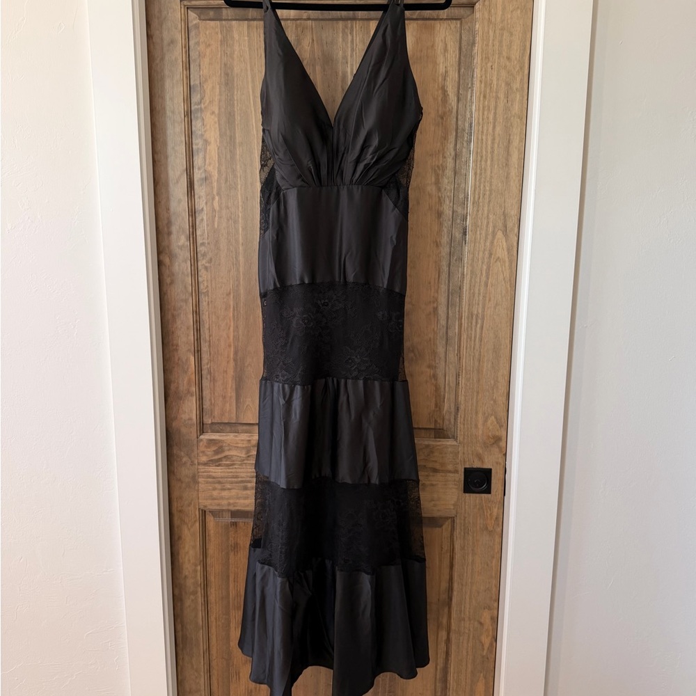 Black V-Neck Tiered Lace Maxi Dress